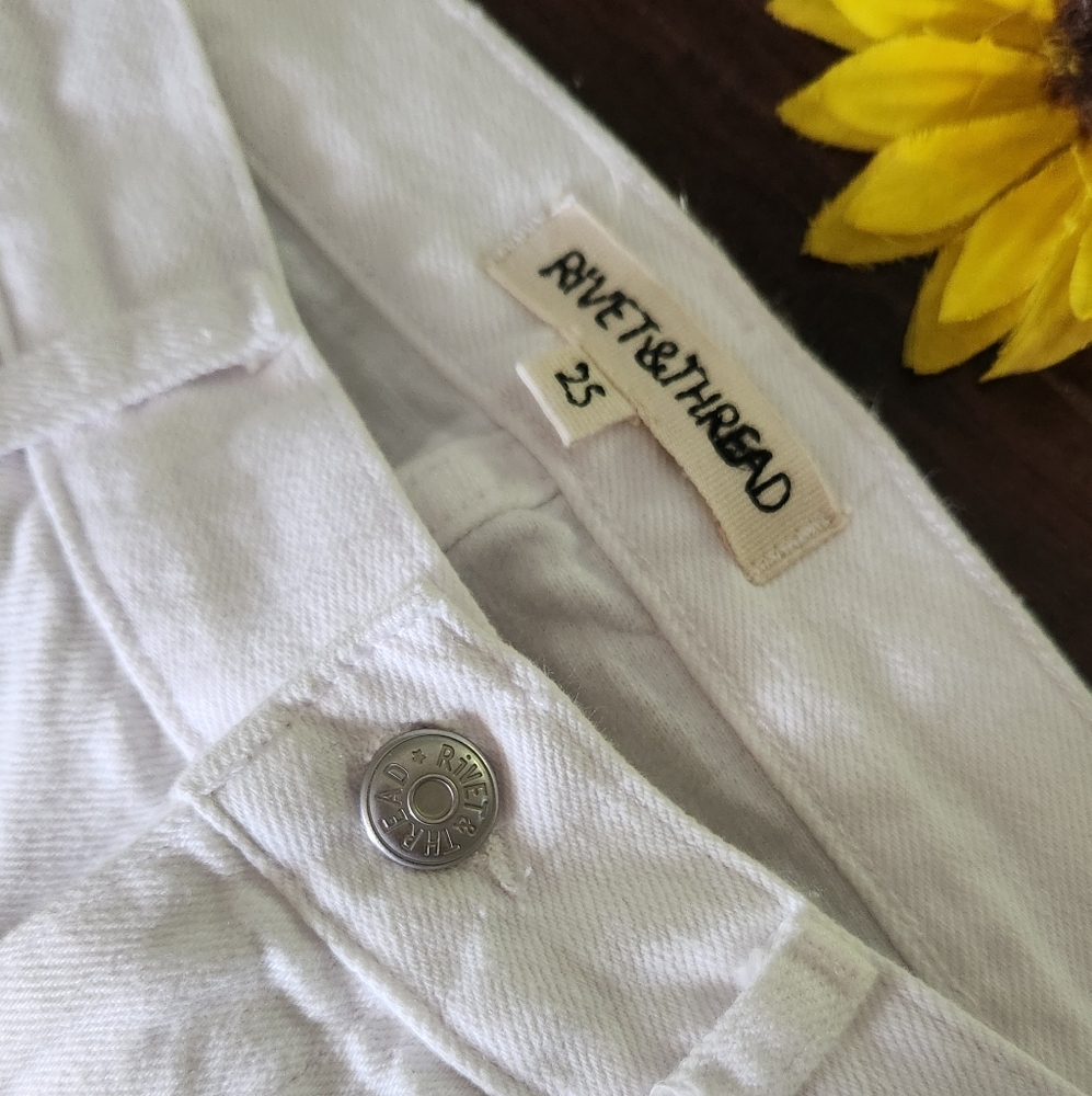 Madewell Rivet & Thread Distressed High Rise Boyjean In White 💗 - Picture 6 of 11
